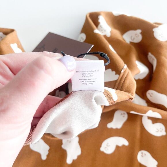 DWELLING APPAREL ADULT UNISEX PULLOVER | FRIENDLY GHOSTS // Size Medium // NWT - Picture 9 of 11